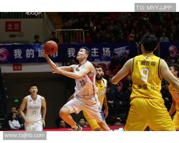 深圳篮球队区域防守策略解析及其在比赛中的应用与成效分析